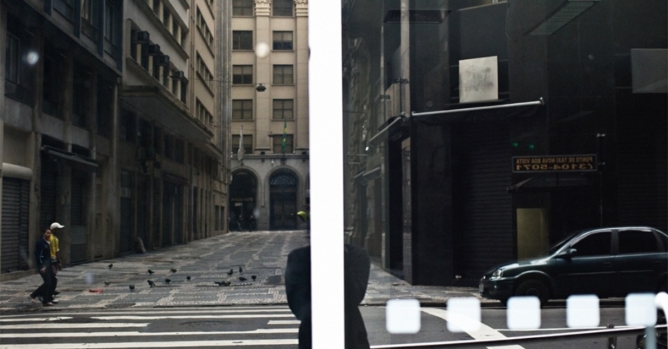 O fotógrafo Renato Custodio mostra a partir deste sábado (18/8/2012), na galeria Logo, em São Paulo, fotos em que registra a interação do skate com a diversas cidades. O trabalho dele ficará exposto por uma semana - Renato Custodio/Divulgação