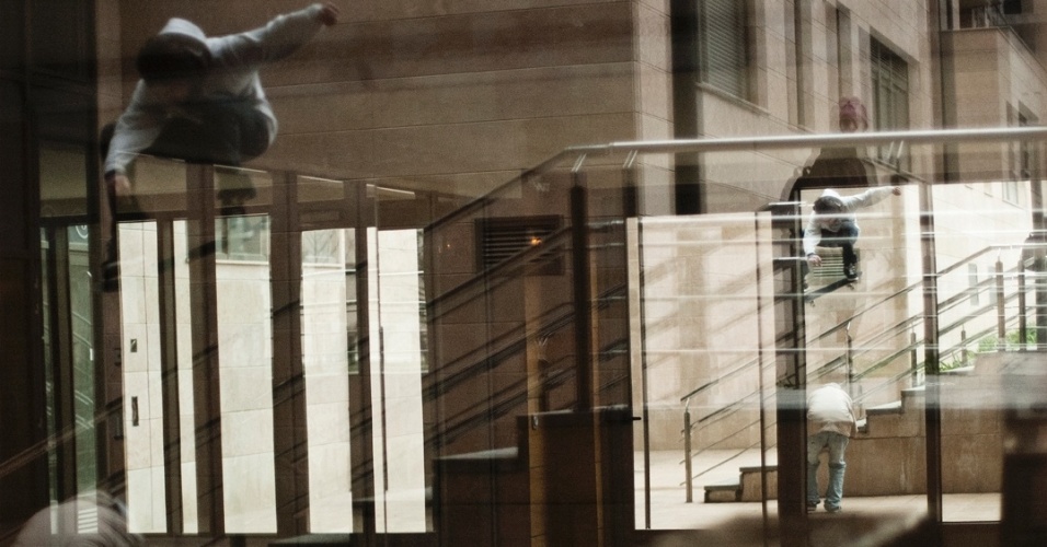 O fotógrafo Renato Custodio mostra a partir deste sábado (18/8/2012), na galeria Logo, em São Paulo, fotos em que registra a interação do skate com a diversas cidades. O trabalho dele ficará exposto por uma semana - Renato Custodio/Divulgação