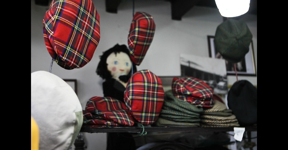 Boinas da Plas, loja que funciona há 58 na rua Augusta, região central de São Paulo  - Fernando Donasci/UOL 