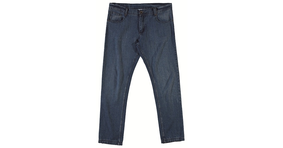 Calça jeans de modelagem reta e lavagem média; R$ 89,90, na Mineral (SAC 0800 8882600) Preço pesquisado em agosto de 2012 e sujeito a alteração  - Divulgação