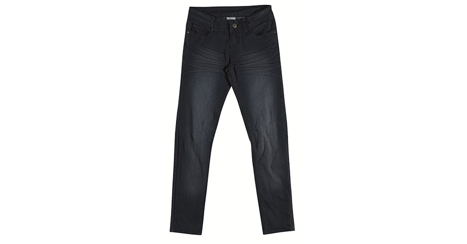 Calça jeans de modelagem reta e lavagem média; R$ 99,90, na Mineral (SAC 0800 8882600) Preço pesquisado em agosto de 2012 e sujeito a alteração  - Divulgação