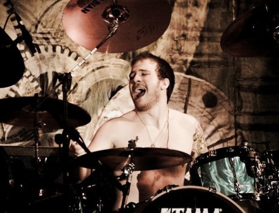 Daniel Weksler, baterista do NX Zero