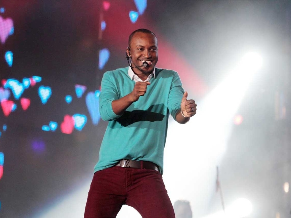 Thiaguinho se apresentou nesta quinta (16) na abertura da Festa do Peão de Barretos 2012 (16/8/12) - Francisco Cepeda e Orlando Oliveira/AgNews