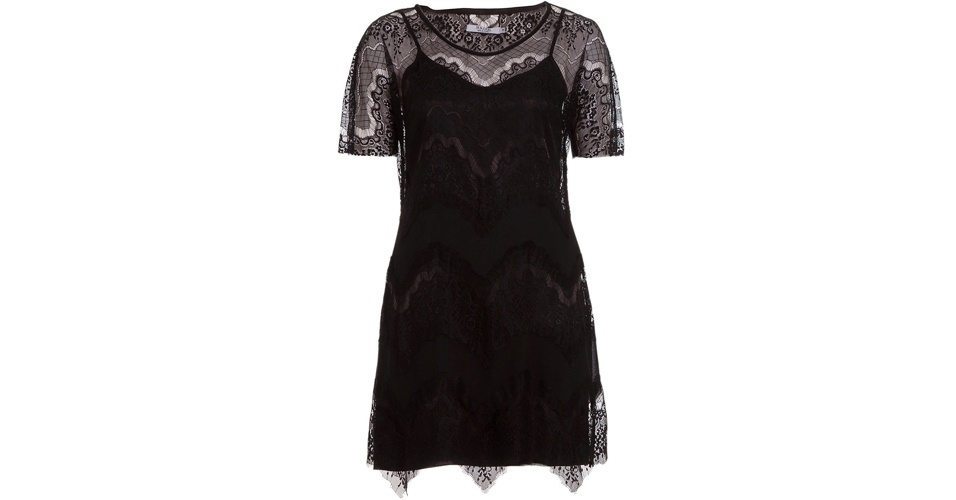 Vestido preto recoberto com renda; R$ 504, da M & Guia na Farfetch (www.farfetch.com.br). Preço pesquisado em agosto de 2012 e sujeito a alterações - Divulgação