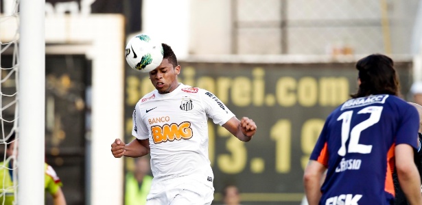André cabeceia livre em lance no clássico contra o Corinthians - Adriano Vizoni/Folhapress