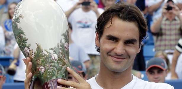 Federer chegou ao seu 76º título de simples na carreira e quinto em Cincinnati - REUTERS/John Sommers II