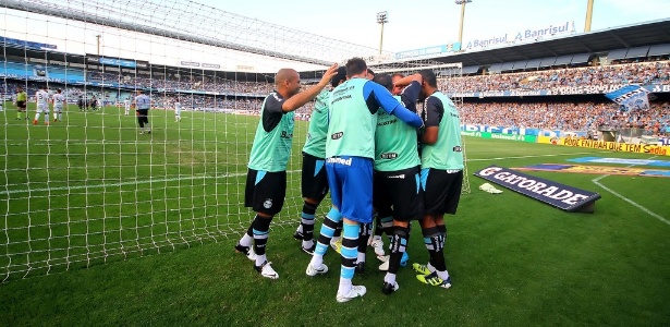 Jogadores do Grêmio comemoram no Olímpico e esperam mais pressão sobre rivais - Lucas Uebel/Grêmio FBPA