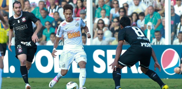 Neymar vem de grande atuação na vitória do Santos sobre o Corinthians pelo Brasileiro - Robson Ventura/Folhapress