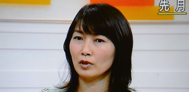 Imagem feita em julho de 2012 mostra a jornalista japonesa Mika Yamamoto durante entrevista à emissora NHK. O Japão confirmou na terça-feira (21) a morte de Mika na cidade de Aleppo, na Síria. Ela estava com outro colega, Kazutaka Sato, cobrindo a crise no país para a Japan Press