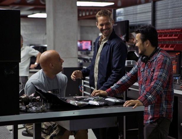 O diretor Justin Lin ao lado dos atores Vin Diesel e Paul Walker nos bastidores de "Velozes e Furiosos 6" - Universal  Pictures/Divulgação