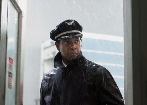 Denzel Washington é o capitão William Whitaker no filme "O Voo", de Robert Zemeckis - Divulgação/Paramount