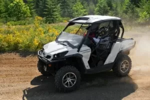 Esse jipinho da Can-Am faz mais trilha do que um Jeep Renegade, assista -  UOL Carros