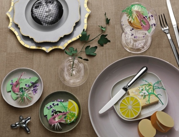 Fideli Sundqvist começou a criar recortes de papel aos 18 anos, após conhecer o livro de ilustrações "Lifted - or The Story Is In The Soil", que mostra desenhos simples e a motivou a recortar seus primeiros personagens - Reprodução/Fidelisundqvist.com