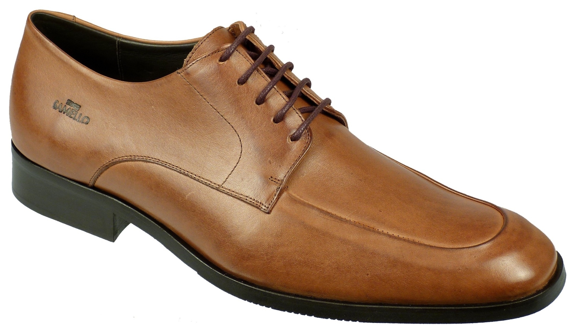 Imagem para matéria de sapatos dos noivos - Divulgação