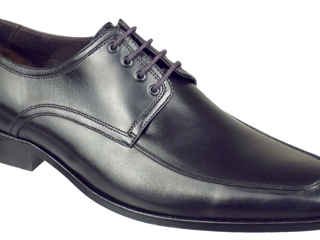 Imagem para matéria de sapatos dos noivos - Divulgação