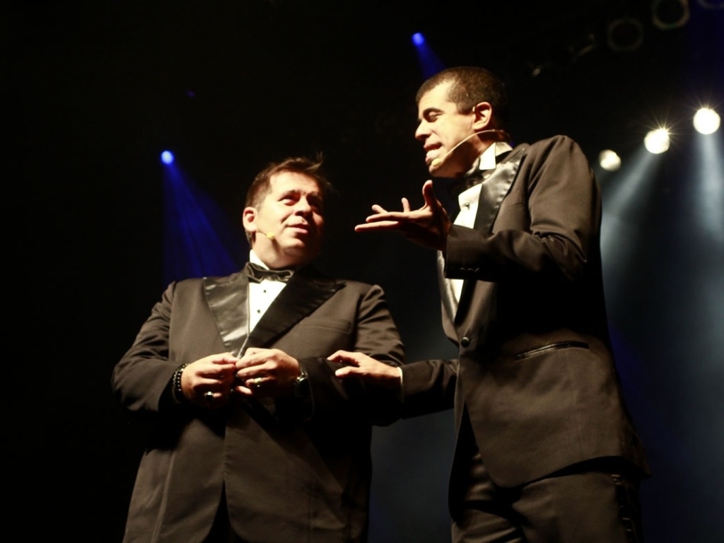 O espetáculo "Nóis na Fita", com Leandro Hassum e Marcius Melhem, foi realizado nesta terça-feira (21) no HSBC Brasil, em São Paulo (21/8/12) - Taiz Dering/Divulgação