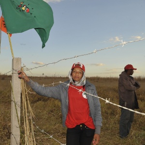 O MST e o Movimento de Apoio aos Trabalhadores Rurais ocuparam a fazenda Gama em agosto - Valter Campanato/Agência Brasil