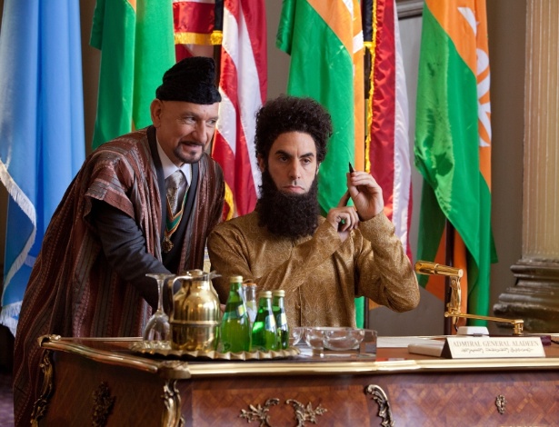 Ben Kinsley e Sacha Baron Cohen em cena de "O Ditador" - Divulgação
