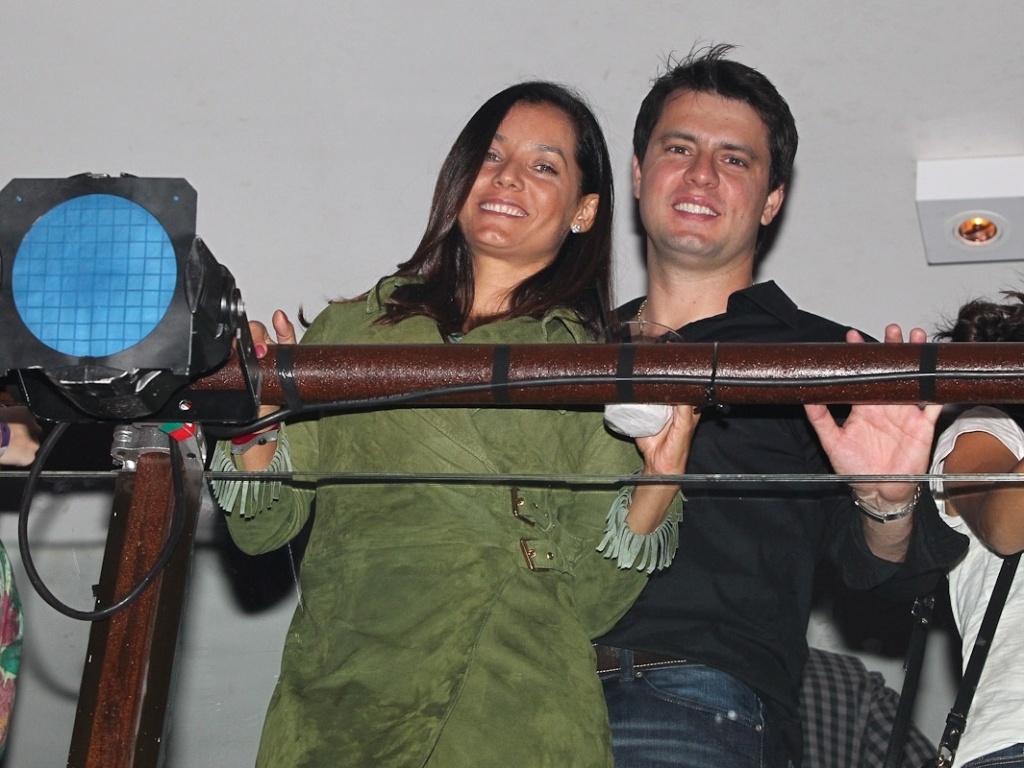 Mônica Carvalho e o marido foram à gravação do CD ao vivo "Do Tamanho do Nosso Amor", novo projeto com composições inéditas (23/8/12) - Manuela Scarpa/Foto Rio News