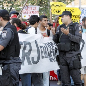 Após estupro de aluna, estudantes da Uerj reclamam de veto a