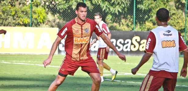 Zagueiro Réver foi suspenso por quatro jogos em julgamento pelo STJD - Bruno Cantini/site oficial do Atlético-MG