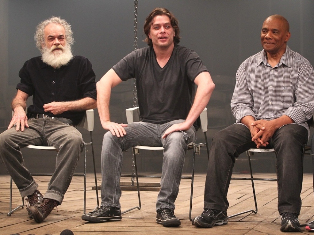 Ao lado dos atores Cacá Amaral (esq.) e Guilherme Sant'Anna (dir.), Fábio Assunção lança o espetáculo "O Expresso Pôr do Sol", em São Paulo (24/8/12)  - Manuela Scarpa/ Foto Rio News