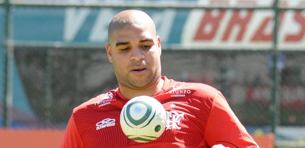 Adriano treinou em 2012 no Flamengo, mas nem sequer entrou em campo - Alexandre Vidal / Fla Imagem