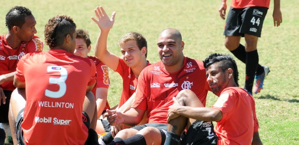 Jogadores do Flamengo têm elogiado o comportamento de Adriano desde sua chegada - Alexandre Vidal/ Fla Imagem
