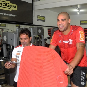 Adriano não se atrasou e fez um trabalho individual no centro de treinamento do Flamengo nesta tarde - Alexandre Vidal / Fla Imagem