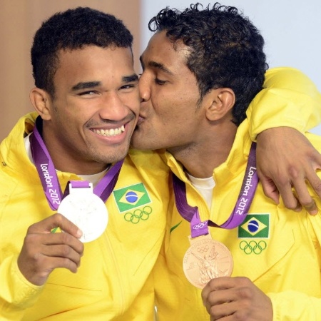 Esquiva (e) e Yamaguchi (d) foram medalhistas em Londres. Eles não se falam há 5 meses