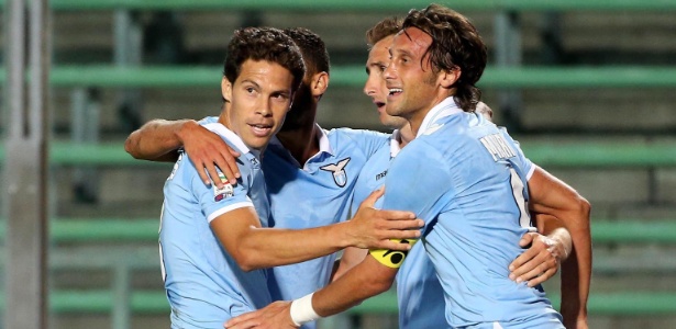 Hernanes comemora gol contra o Atalanta pela primeira rodada do Italiano - Reuters