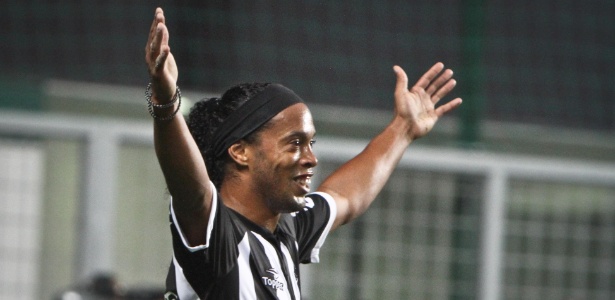 Ronaldinho Gaúcho comemora pelo Atlético-MG: gols disponíveis na Europa e na Ásia - Bruno Cantini/site oficial Atlético-MG