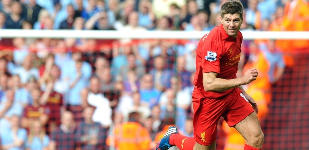 Gerrard pediu calma a torcedores após Liverpool ficar na zona de rebaixamento do inglês - Paul Ellis/AFP