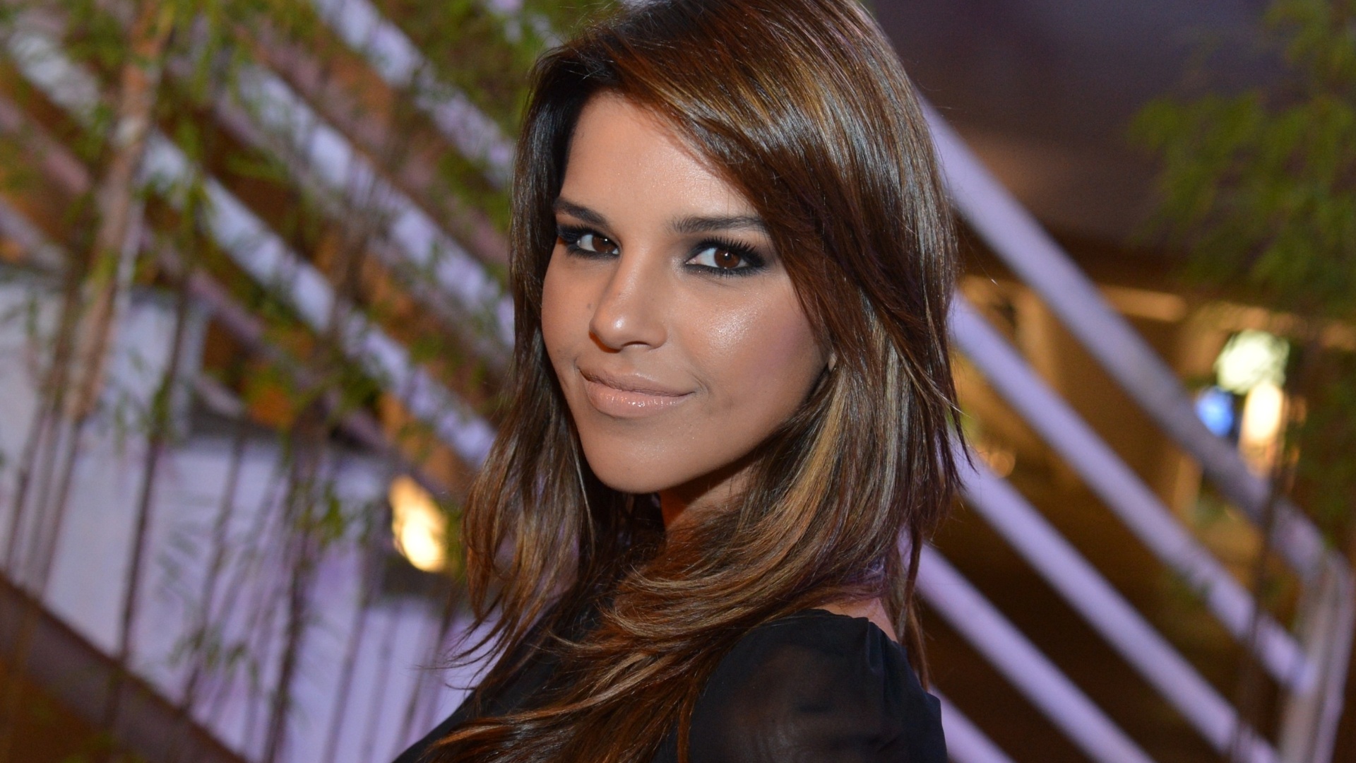 Looks inspiradores - morenas/bronzeadas - Mariana Rios - AgNews