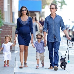 Matthew McConaughey se casou com sua antiga namorada, a modelo brasileira Camila Alves