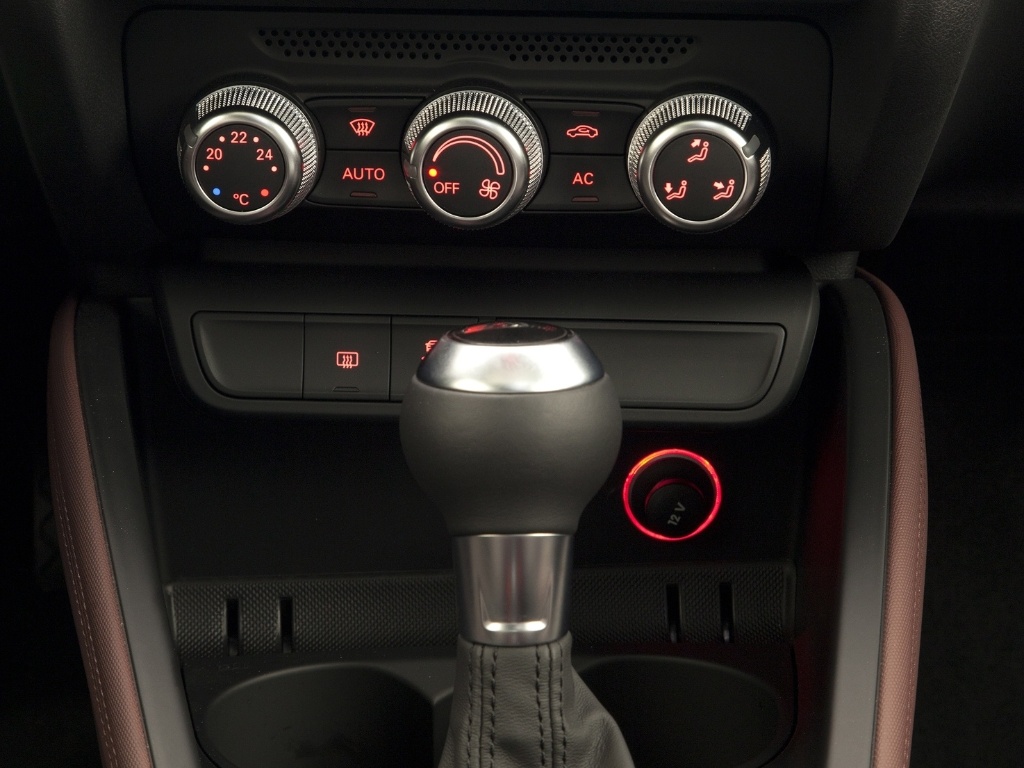 O câmbio é o mesmo do A1 de entrada: S-tronic automatizado de dupla embreagem e sete marchas - Divulgação