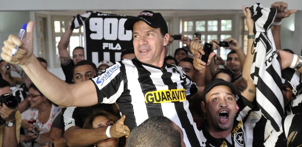 Túlio Maravilha prometeu gol em sua estreia pelo Botafogo na busca pelo milésimo - Fernando Soutello/AGIF