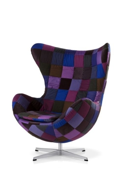 Egg "Anna O.". A poltrona de Arne Jacobsen faz 50 anos e ganhou customização do artista dinamarquês Tal R. Os exemplares serão expostos no MuBE (Museu Brasileiro da Escultura) de 31 agosto a 23 de setembro de 2012, em São Paulo - Divulgação