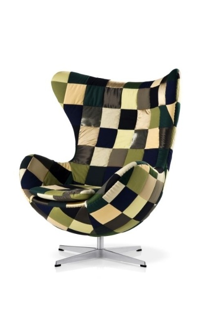 Egg "Kallamon". A poltrona de Arne Jacobsen faz 50 anos e ganhou customização do artista dinamarquês Tal R. Os exemplares serão expostos no MuBE (Museu Brasileiro da Escultura) de 31 agosto a 23 de setembro de 2012, em São Paulo - Divulgação