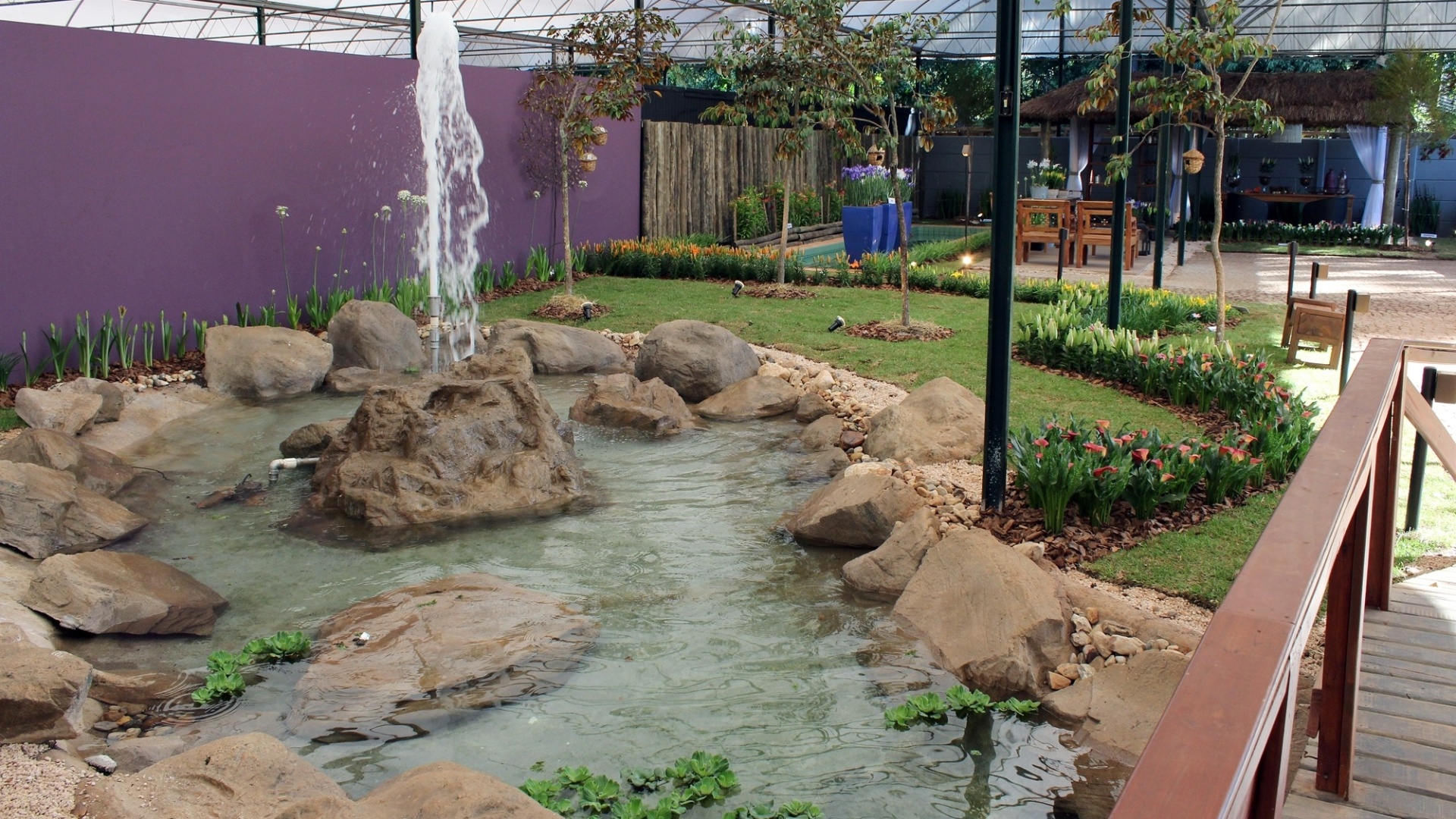 Espaço Cultivar pensado por Carolina Pedrosa, Daniel Boersen e Peitra de Wit. A 31ª Expoflora fica aberta à vistação de 30 de agosto a 23 de setembro de 2012, de quinta-feira a domingo, sempre das das 9h às 19h. Mais informações: (19) 3802-1499 ou contato@expoflora.com.br - Humberto de Castro/ Divulgação