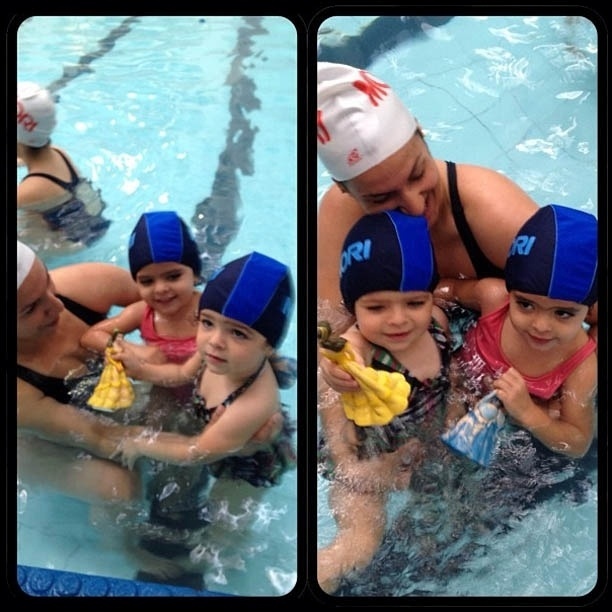 Luciano mostra foto da primeira aula de natação das filhas gêmeas