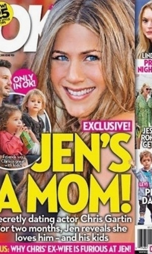 A manchete da "OK!" destacou "Jen é mamãe", porém, ela apenas era a madastra dos filhos do namorado Chris Gartin