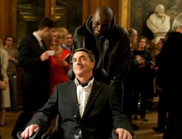 Os atores François Cluzet e Omar Sy em cena de "Intocáveis" - Divulgação