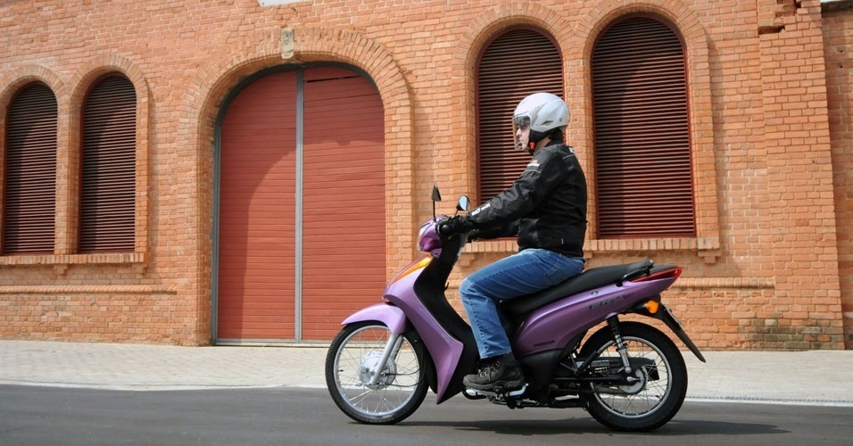 Honda reedita um de seus maiores sucessos de venda e apresenta a Biz 100 - M. Maranhão/Infomoto