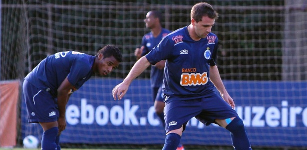 Roth aguarda por recuperação de Montillo para escalá-lo contra o Sport, em Recife - Denilton Dias/Vipcomm