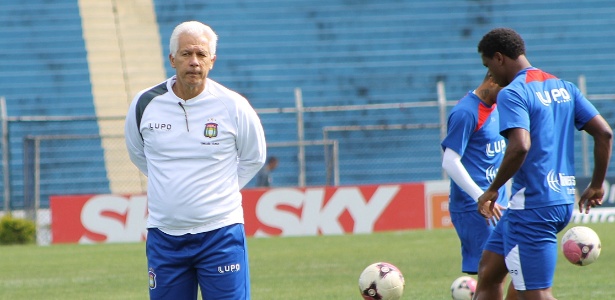 Após sair do São Paulo, Emerson Leão foi contratado pelo São Caetano - Divulgação