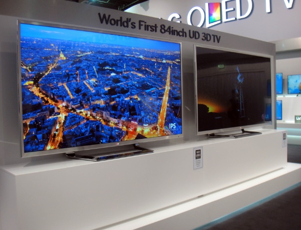 A grandona TV 3D UD, da LG, será lançada por cerca de R$ 45 mil em setembro, em diversos países  - Ana Ikeda/UOL
