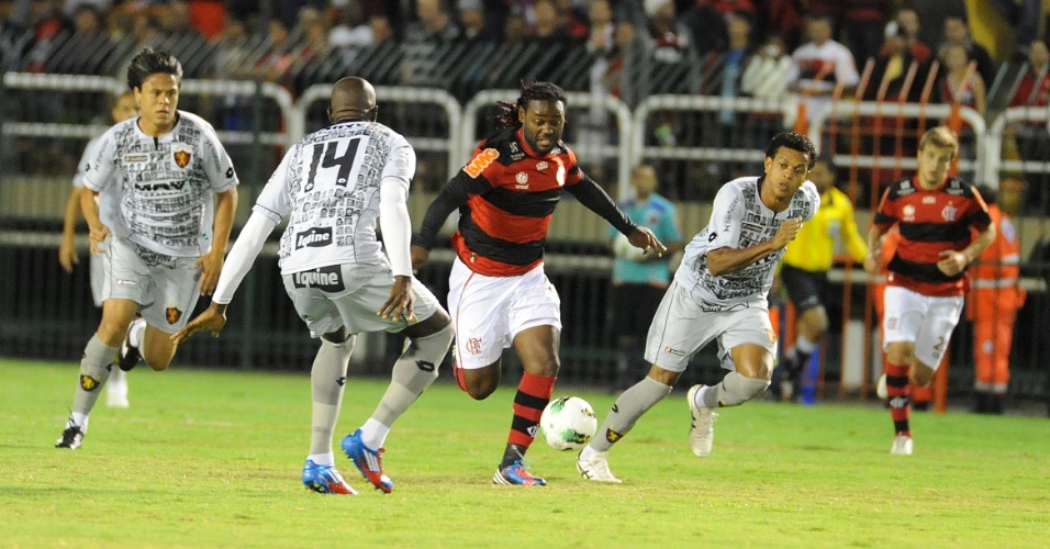 Vagner Love comemora protagonismo no Fla e afirma ter tirado 'carga' de R10  - Futebol - UOL Esporte