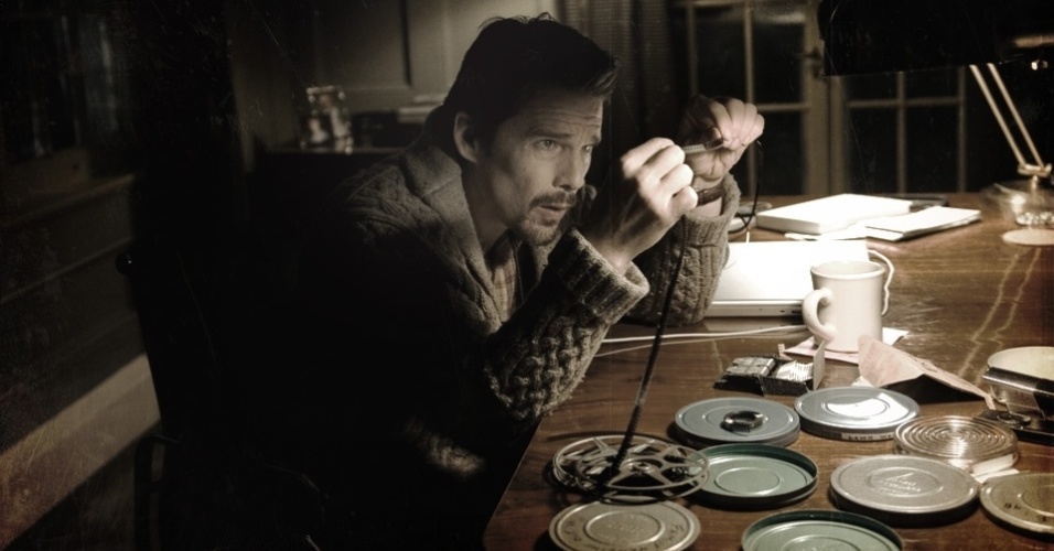 Cena de "A Entidade", com Ethan Hawke, que estreia no Brasil em 12 de outubro de 2012 - Divulgação