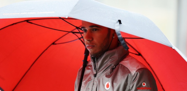 Chuva fez com que alguns pilotos, como Lewis Hamilton sequer registrassem tempo - Mark Thompson/Getty Images
